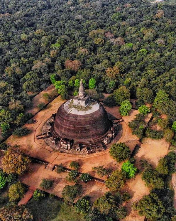 Polonnaruwa Ancient City Cycling Tour